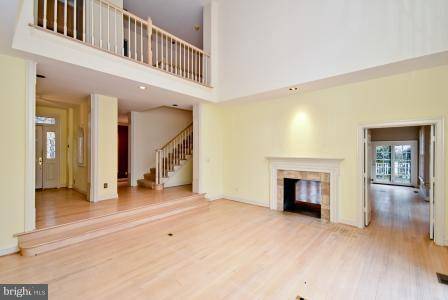 Potomac, MD 20854,7902 SANDALFOOT DR