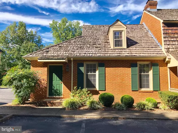 823-E COLLEGE AVE, Fredericksburg, VA 22401