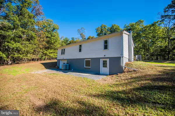 Hedgesville, WV 25427,384 MOHAWK LN