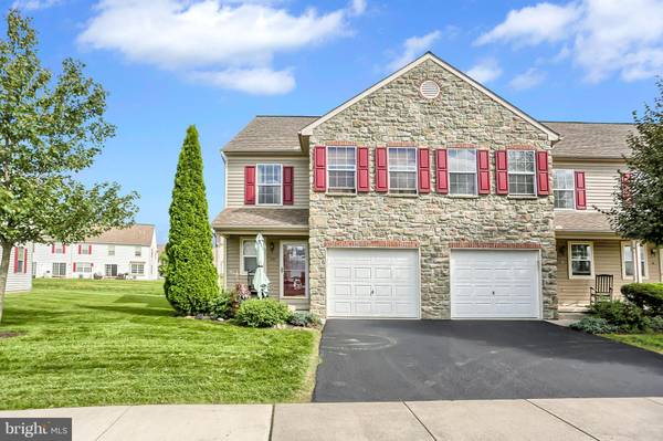 20 N VILLAGE CIR, Palmyra, PA 17078