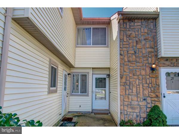 25 CHATHAM CT, East Windsor, NJ 08520