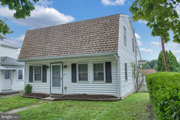 301 W MAIN ST, Elizabethville, PA 17023