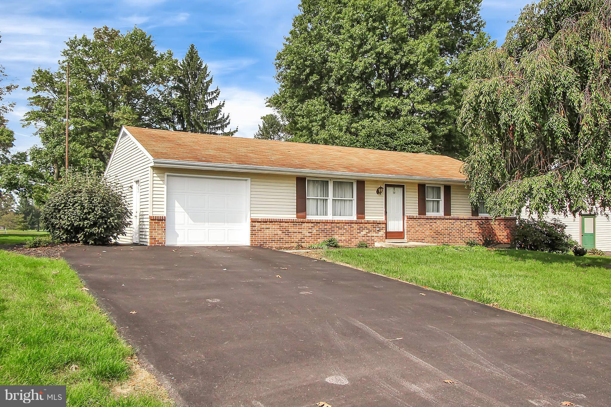 846 INDIAN SPRINGS DR, Lancaster, PA 17601
