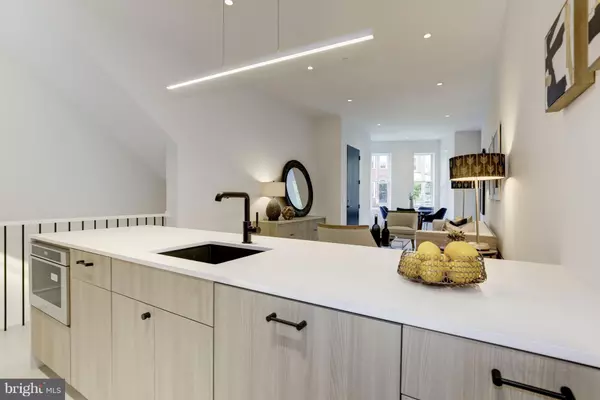 Washington, DC 20010,1321 MONROE ST NW #A