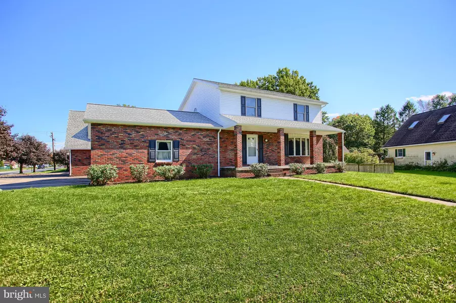 708 SOMERSET DR, Mechanicsburg, PA 17055