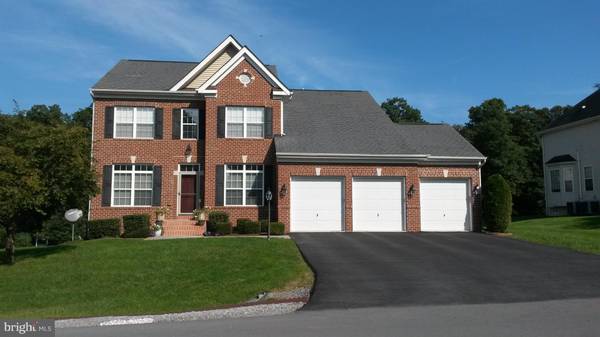 73 AQUIFER DR, Falling Waters, WV 25419