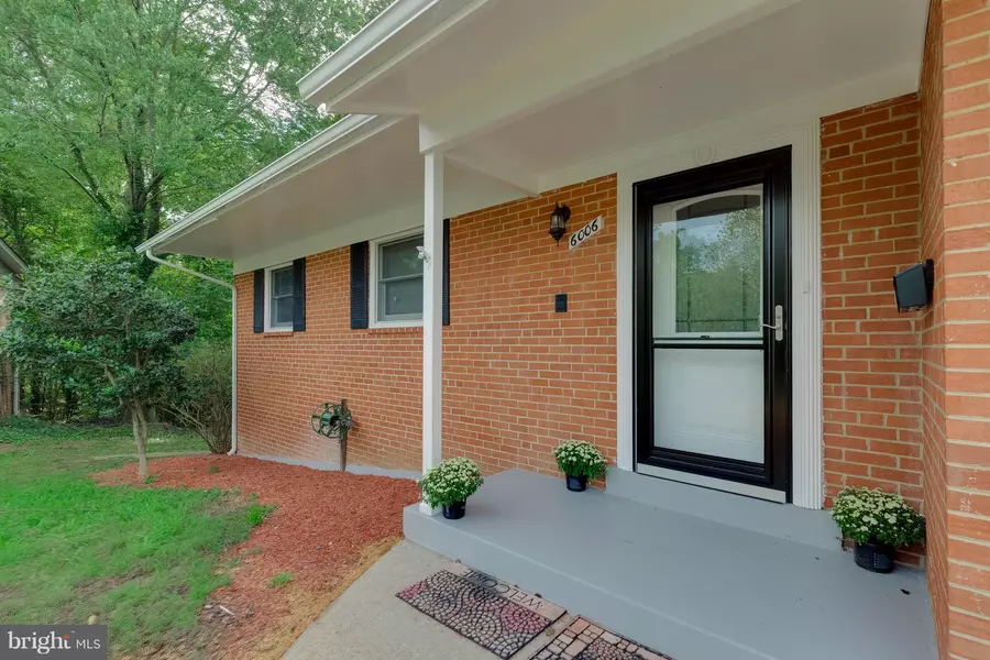 6006 WAYNESBORO CIR, Springfield, VA 22150