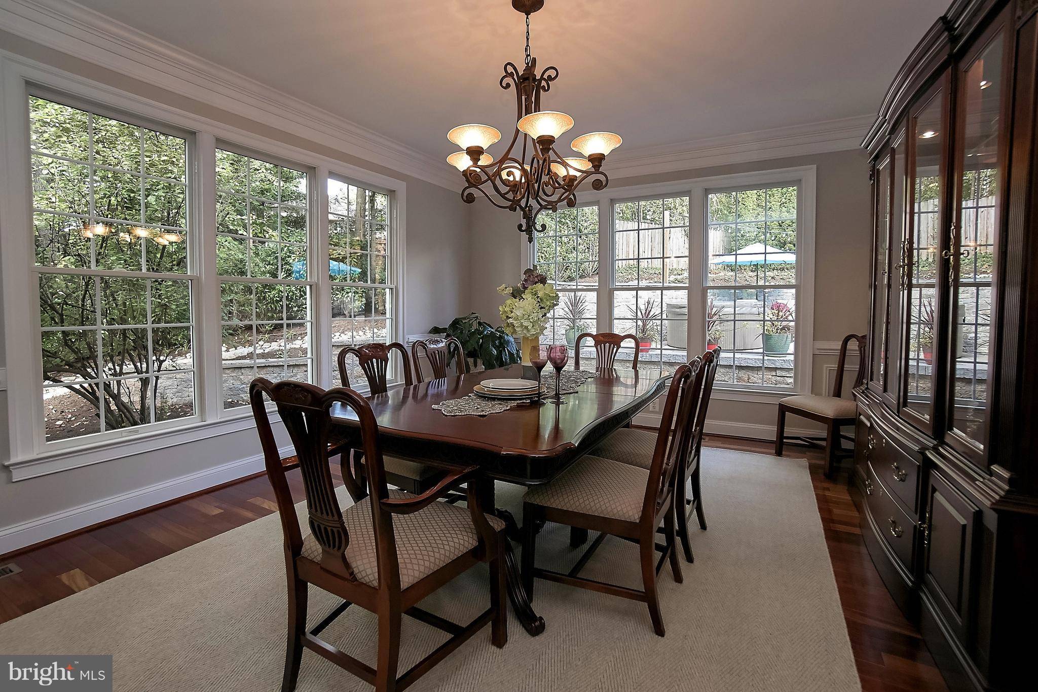 Vienna, VA 22180,308 SPRINGWOOD CT NE
