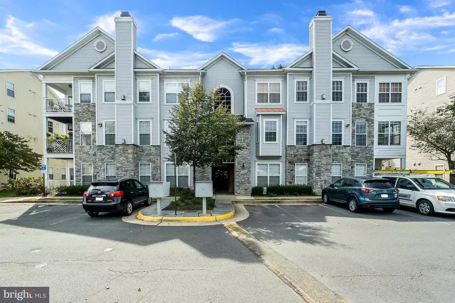 5940 FOUNDERS HILL DR #301, Alexandria, VA 22310