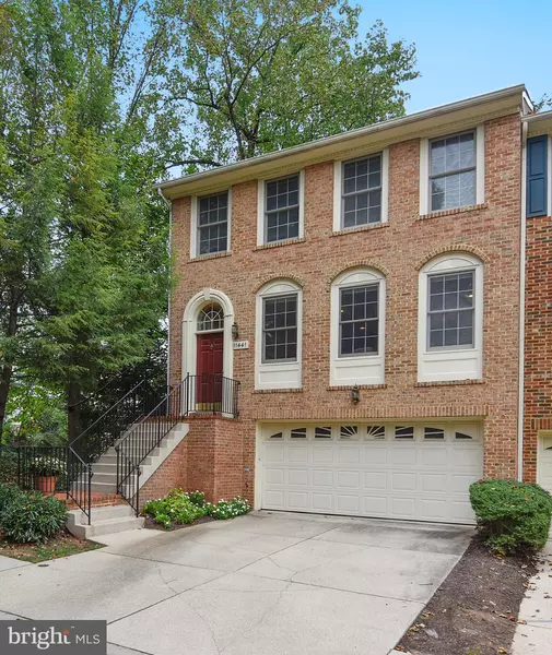 11441 HOLLOWSTONE DR, North Bethesda, MD 20852