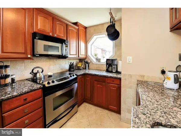 Philadelphia, PA 19147,1 QUEEN ST #14B