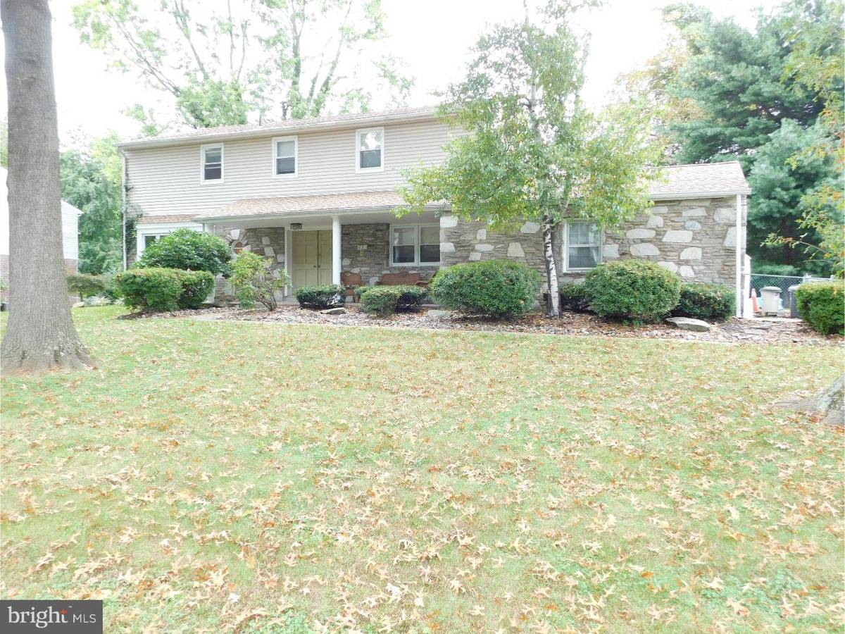 Huntingdon Valley, PA 19006,891 ROBIN LN