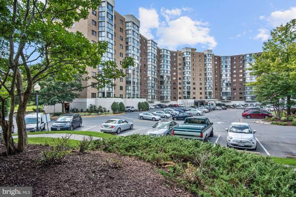 15115 INTERLACHEN DR #3-307, Silver Spring, MD 20906