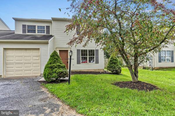 3055 SOLAR DR, Dover, PA 17315