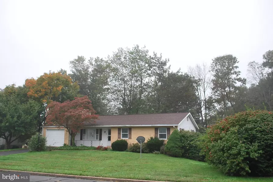 140 DORWOOD DR, Carlisle, PA 17013