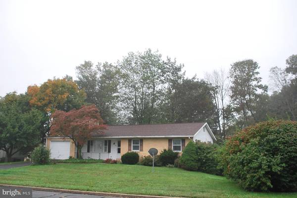 140 DORWOOD DR, Carlisle, PA 17013