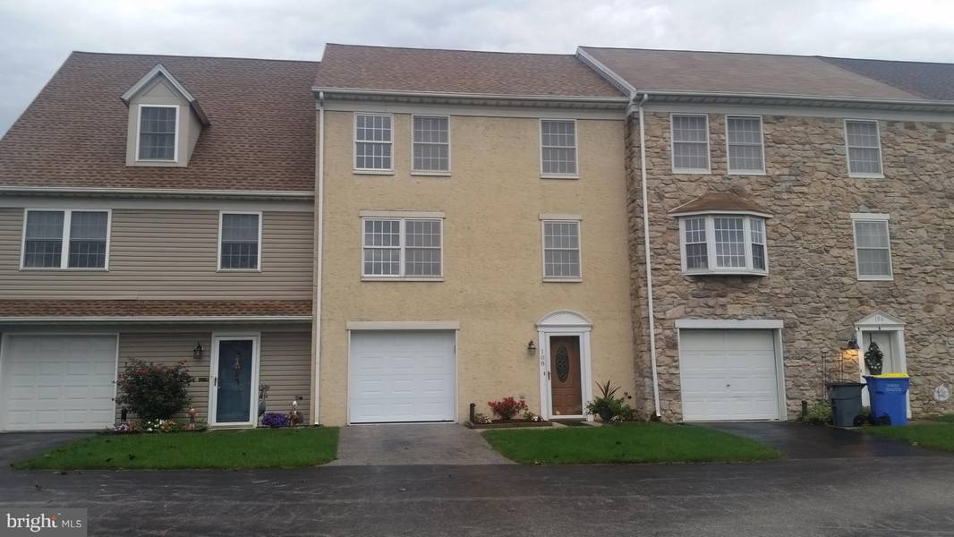 108 COUNTRY RIDGE DR, Red Lion, PA 17356