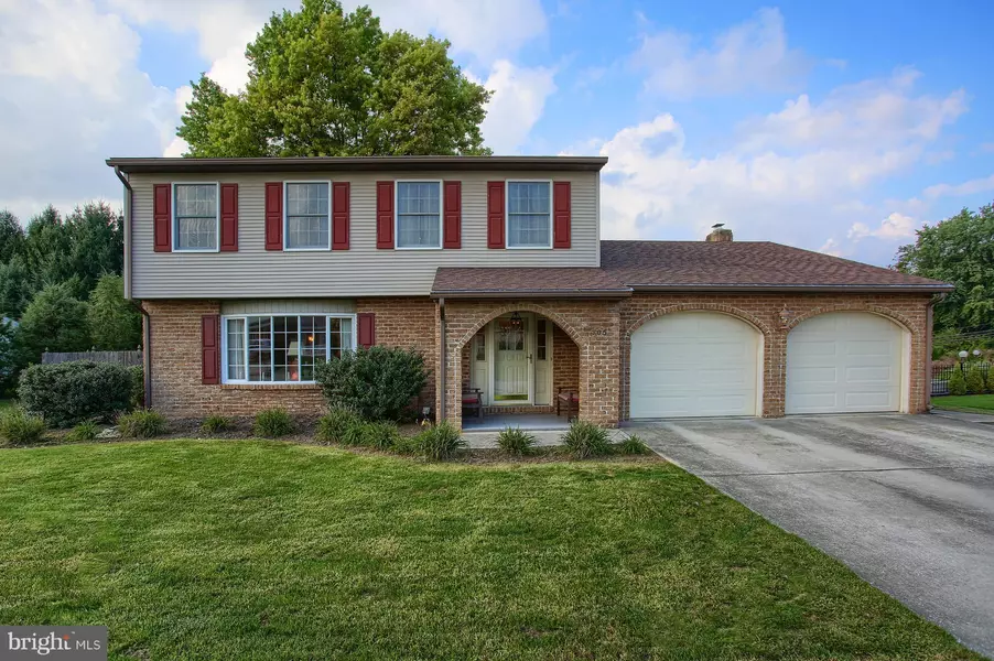 705 APPLE DR, Mechanicsburg, PA 17055