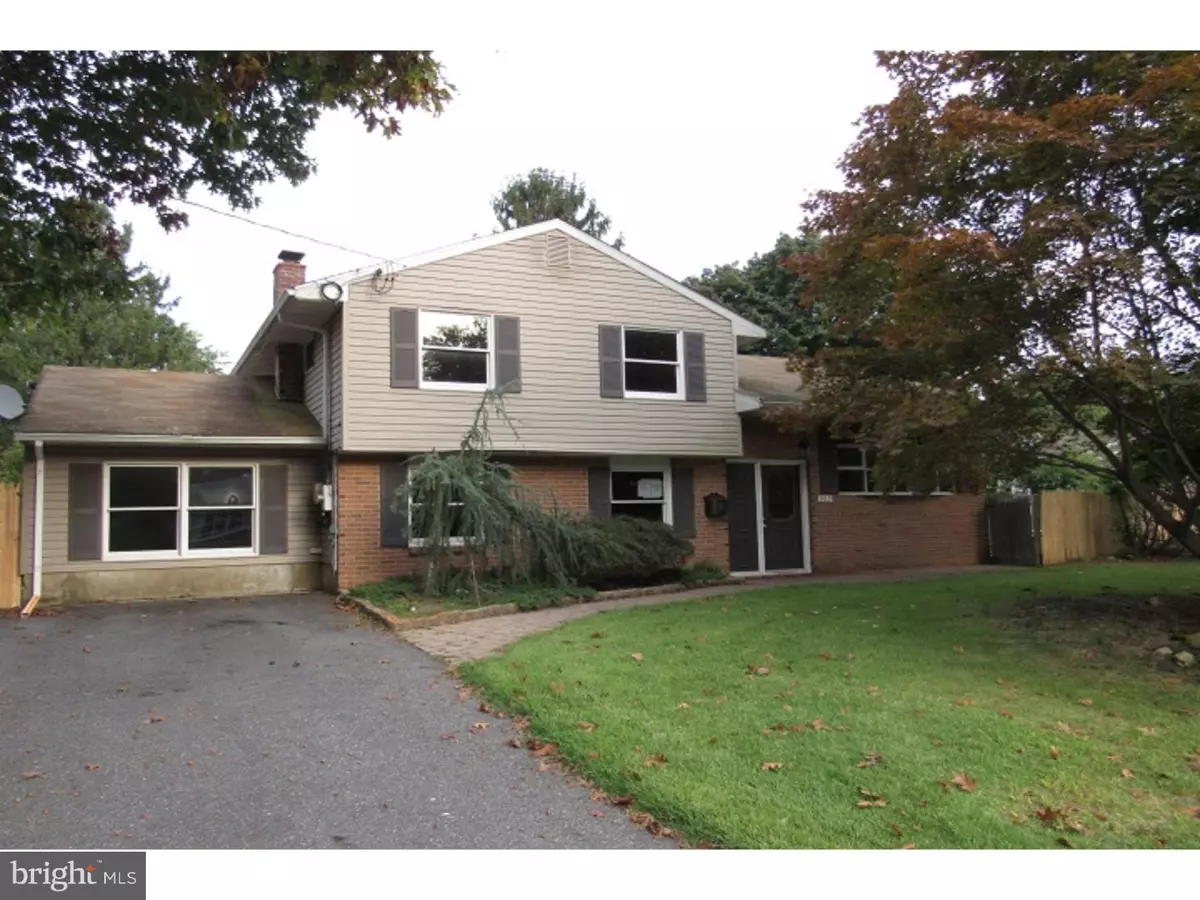 Williamstown, NJ 08094,962 LOIS DR