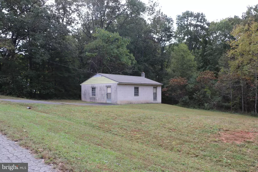 401 VIRGINIA AVE, Mineral, VA 23117