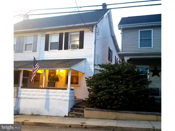 425 MAIN ST, Walnutport, PA 18088