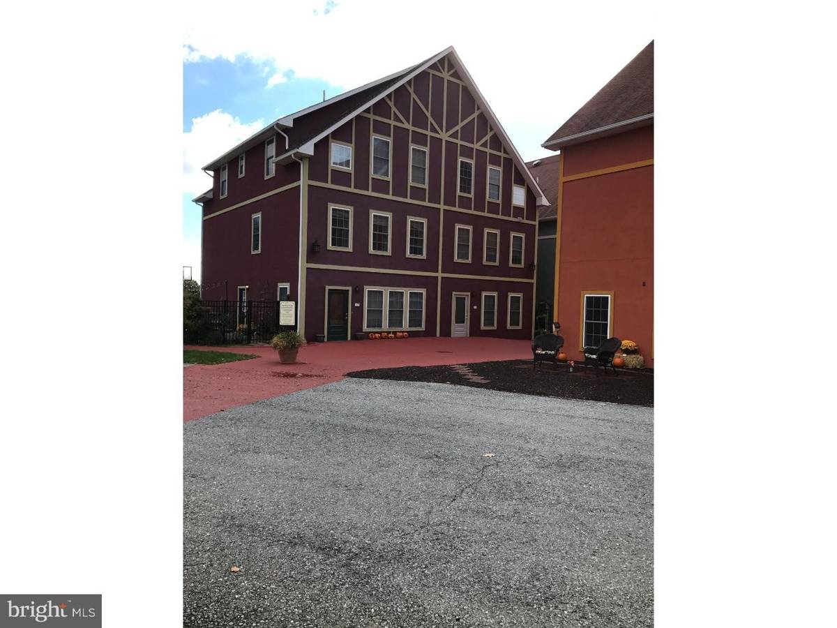 Reinholds, PA 17569,15 N VILLAGE