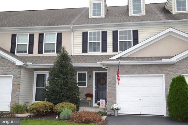 236 LAKESIDE XING, Mount Joy, PA 17552