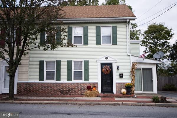 209 W DONEGAL ST, Mount Joy, PA 17552