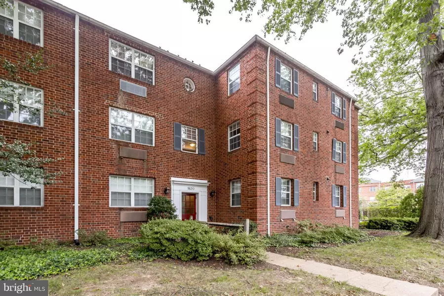 1620 ABINGDON DR #102, Alexandria, VA 22314