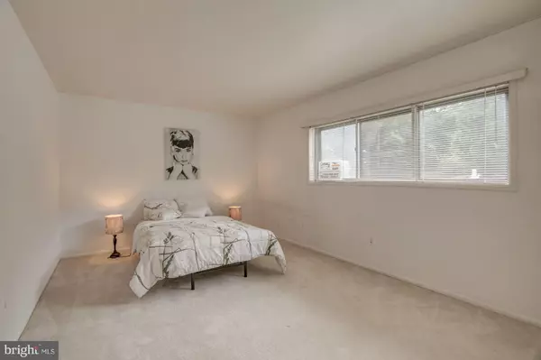 Mclean, VA 22102,7843 ENOLA ST #112