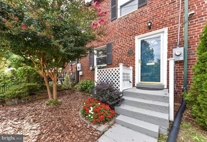 3312 LANDOVER ST, Alexandria, VA 22305