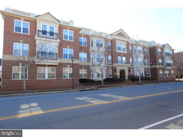 828 SLATERS LN #106, Alexandria, VA 22314