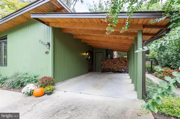 Falls Church, VA 22042,7905 HOLMES RUN DR