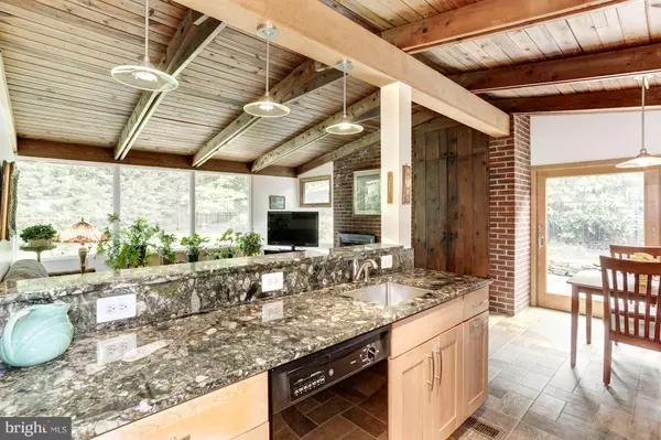 Falls Church, VA 22042,7905 HOLMES RUN DR