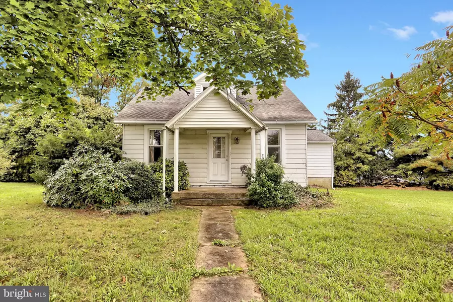 2 BIG OAK RD, Dillsburg, PA 17019
