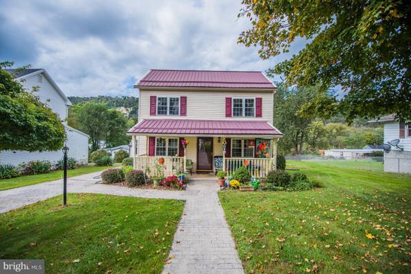 749 HARRISON AVE, Berkeley Springs, WV 25411