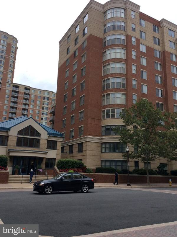 3835 9TH ST N #208E, Arlington, VA 22203