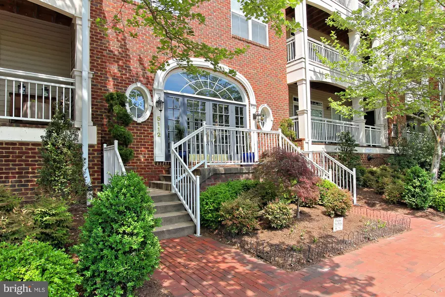 5112 DONOVAN DR #205, Alexandria, VA 22304