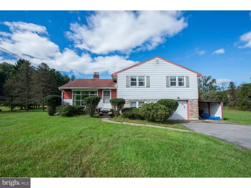 3838 LOWER SAUCON RD, Hellertown, PA 18055