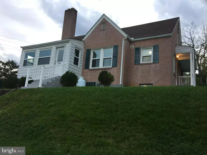 309 MINERAL ST, Strasburg, VA 22657