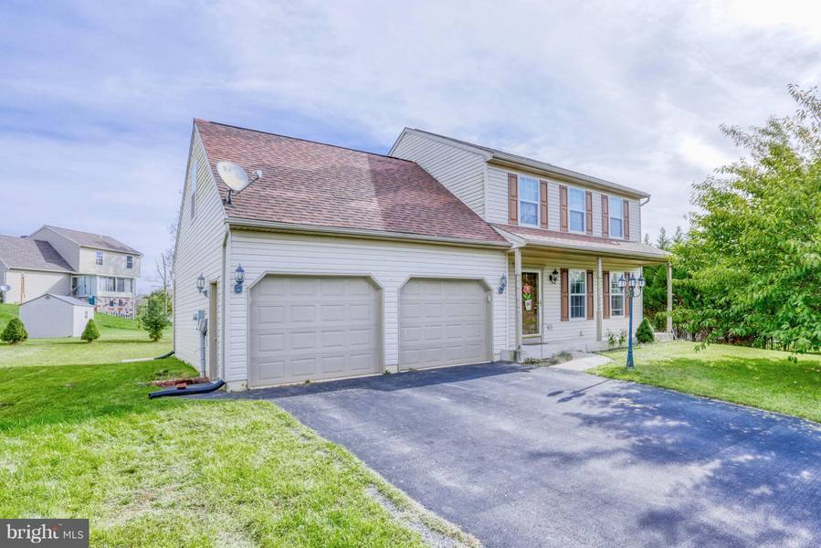 75 BURBERRY LN, Mount Wolf, PA 17347