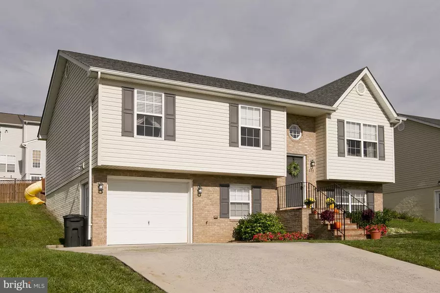 225 ADEN DR, Strasburg, VA 22657