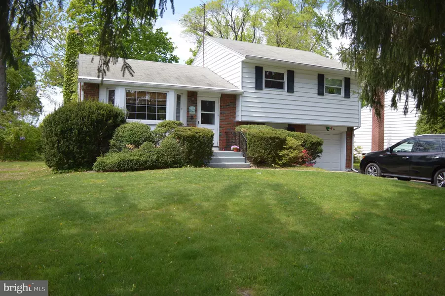 2036 WHITEHORSE HAMILTON SQ RD, Hamilton, NJ 08690