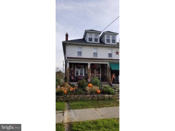 28 E SMITH ST, Topton, PA 19562