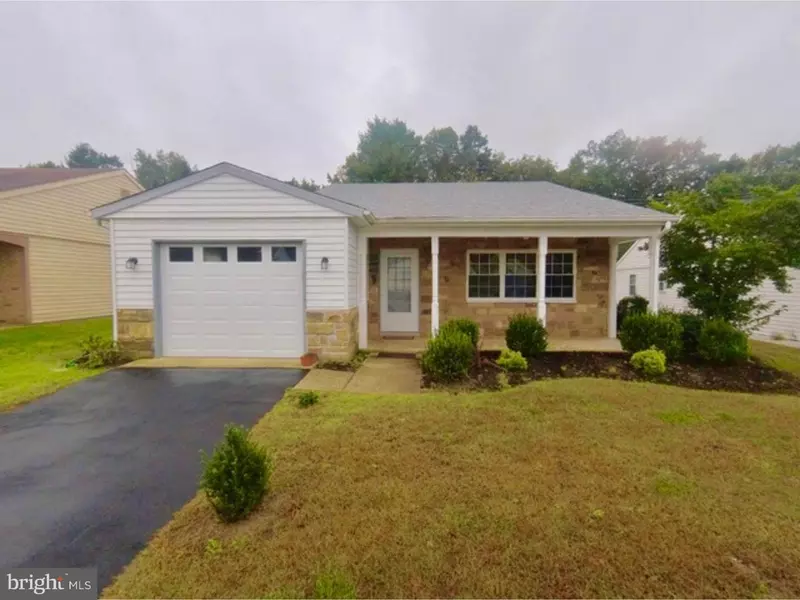 7 NEW CASTLE DR, Vincentown, NJ 08088