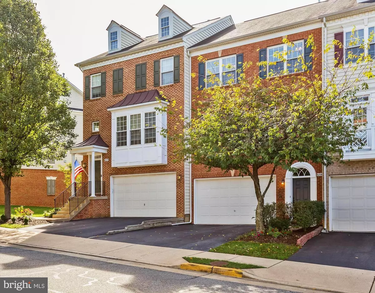 Alexandria, VA 22315,6881 ROLLING CREEK WAY