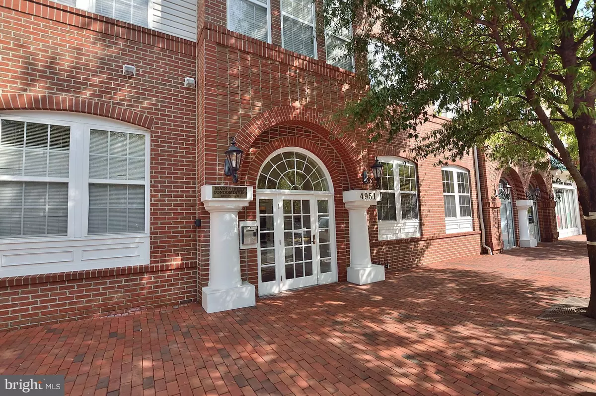 Alexandria, VA 22304,4951 BRENMAN PARK DR #403