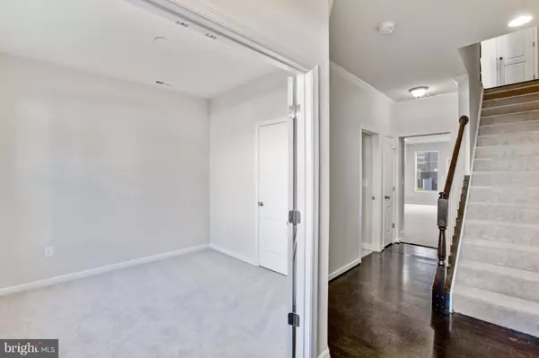 Glen Burnie, MD 21060,805 JARRETT LN