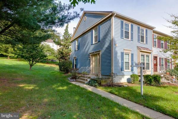 7422 HOUNDSBURY CT, Alexandria, VA 22315