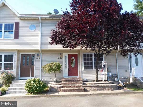 221 MELVIN AVE S, Morrisville, PA 19067